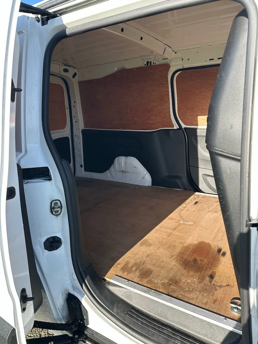 Opel Combo 2021 DOE 06/26 - Image 4