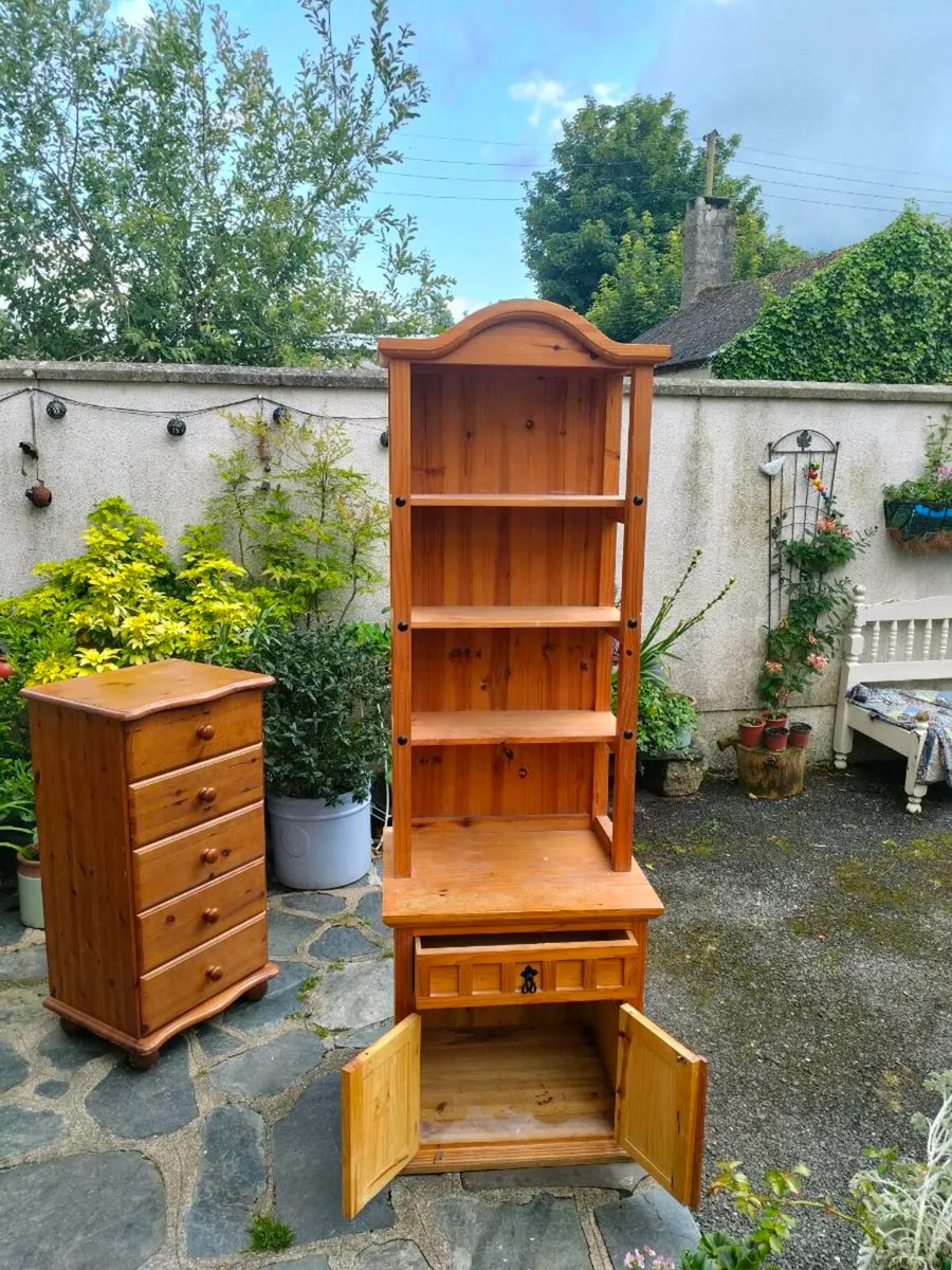 Pine display cabinet. - Image 2