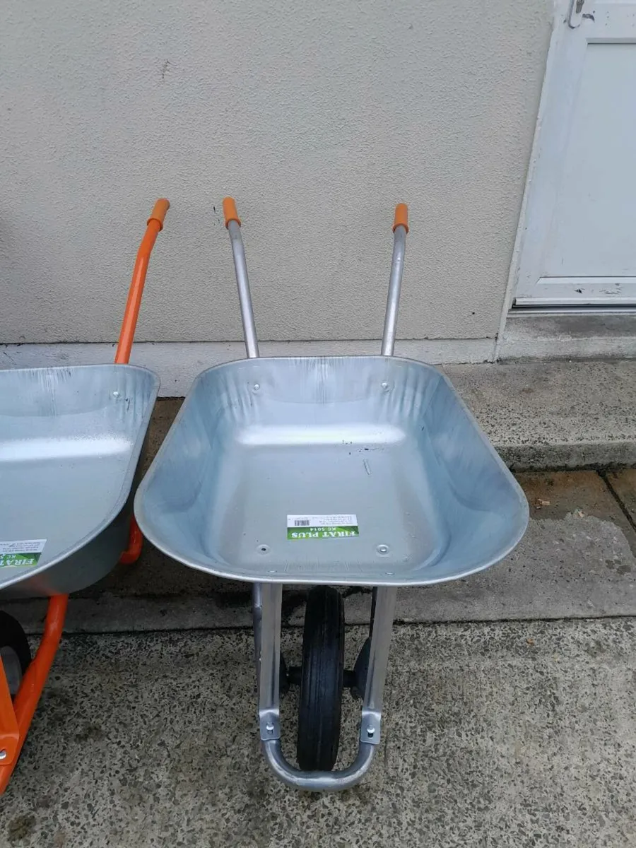 Wheel barrels. - Image 2