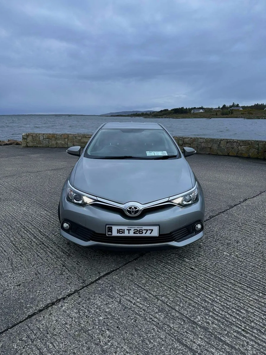 Toyota Auris 1.4d-4d Luna 4DR, Grey - Image 1