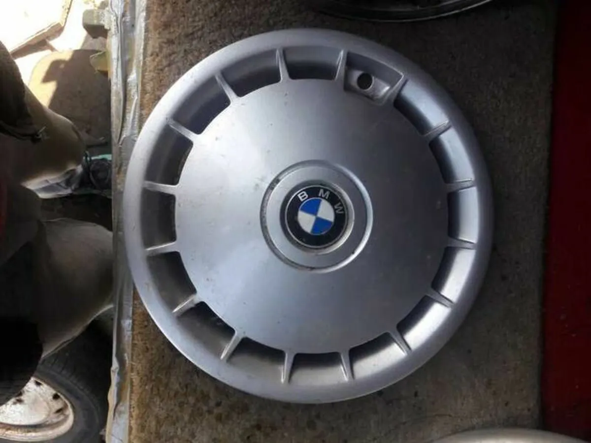4 x BMW Genuine 1984-1992 E30 14'' Hub Caps - Image 4