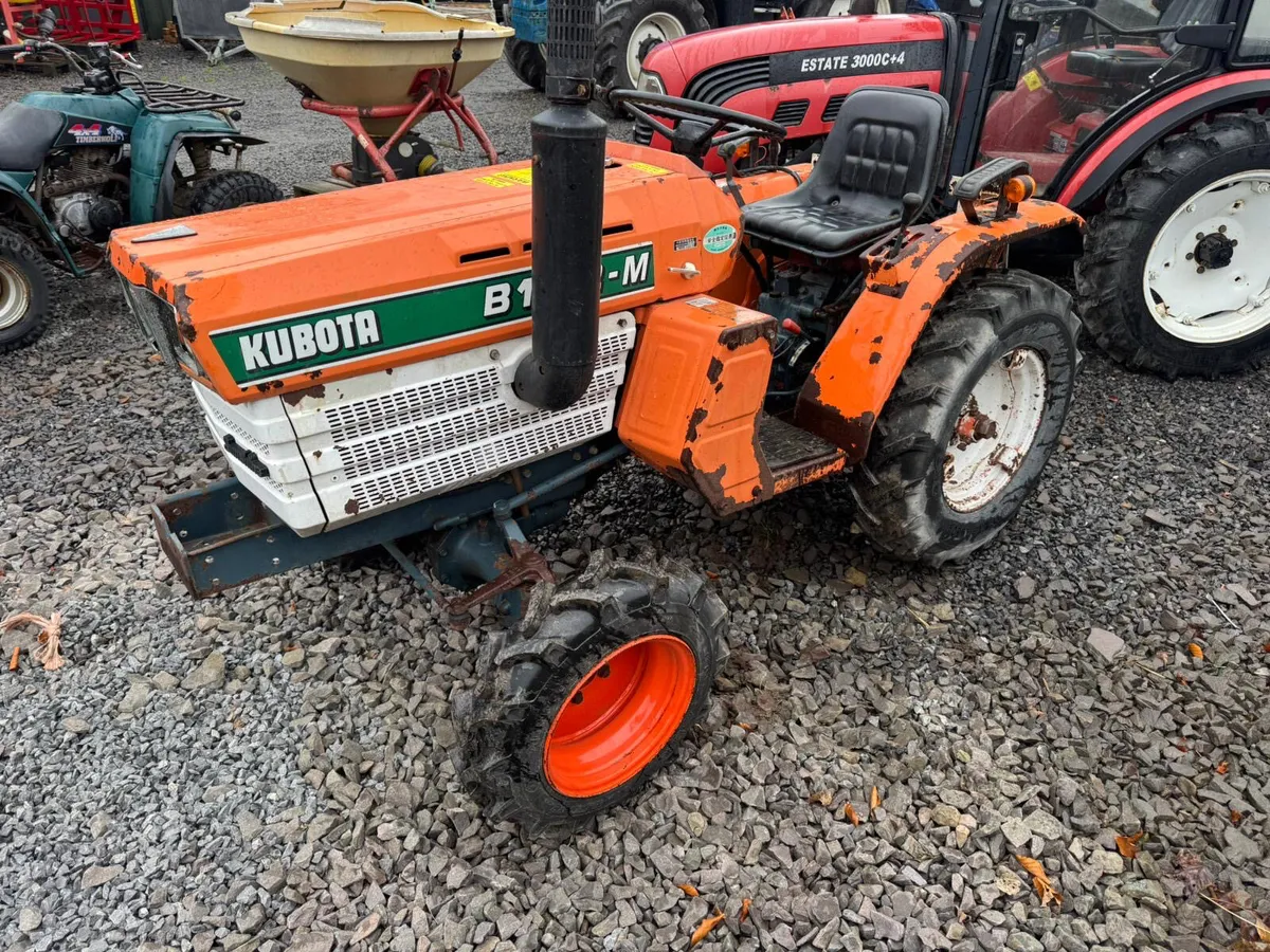 Kubota b-1502 compact tractor - Image 1