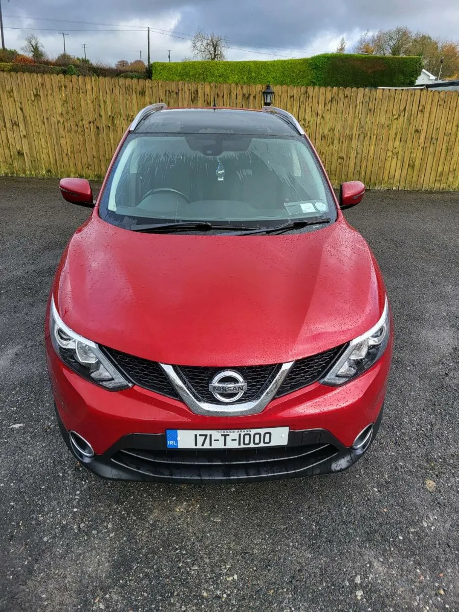 171 nissan qashqai sv SUV - Image 1