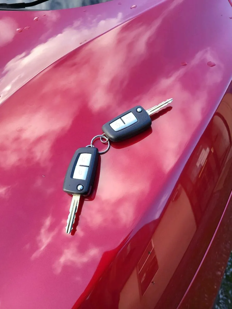 171 nissan qashqai sv SUV - Image 2