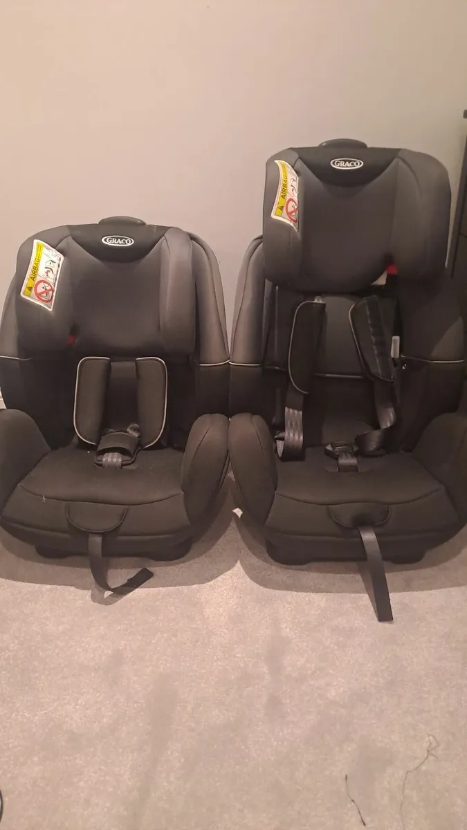 Car seats - Image 1
