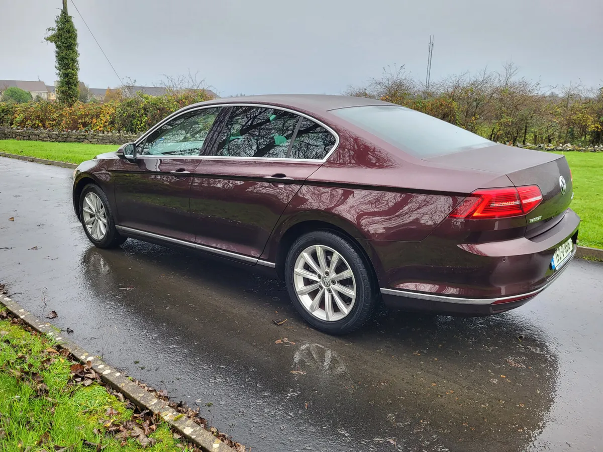 Volkswagen Passat  2.0L DIESEL HIGHLINE - Image 4