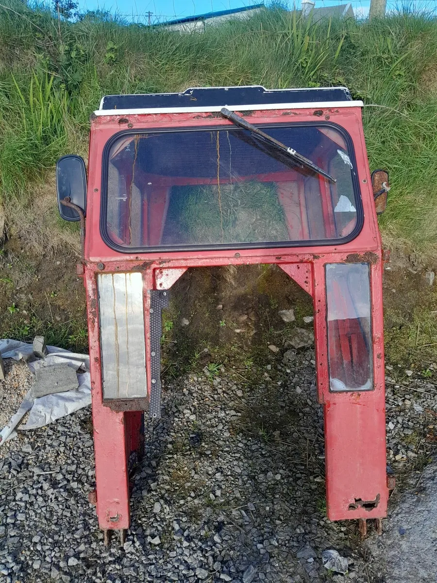Tractor cab - Image 3