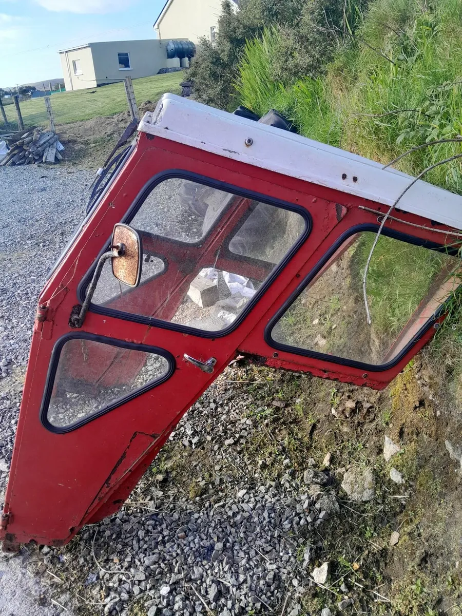 Tractor cab - Image 4