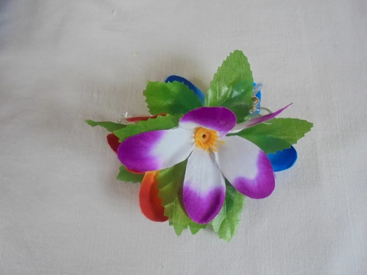 Hawaiian Hair Clips x 9 for Sale - Image 4