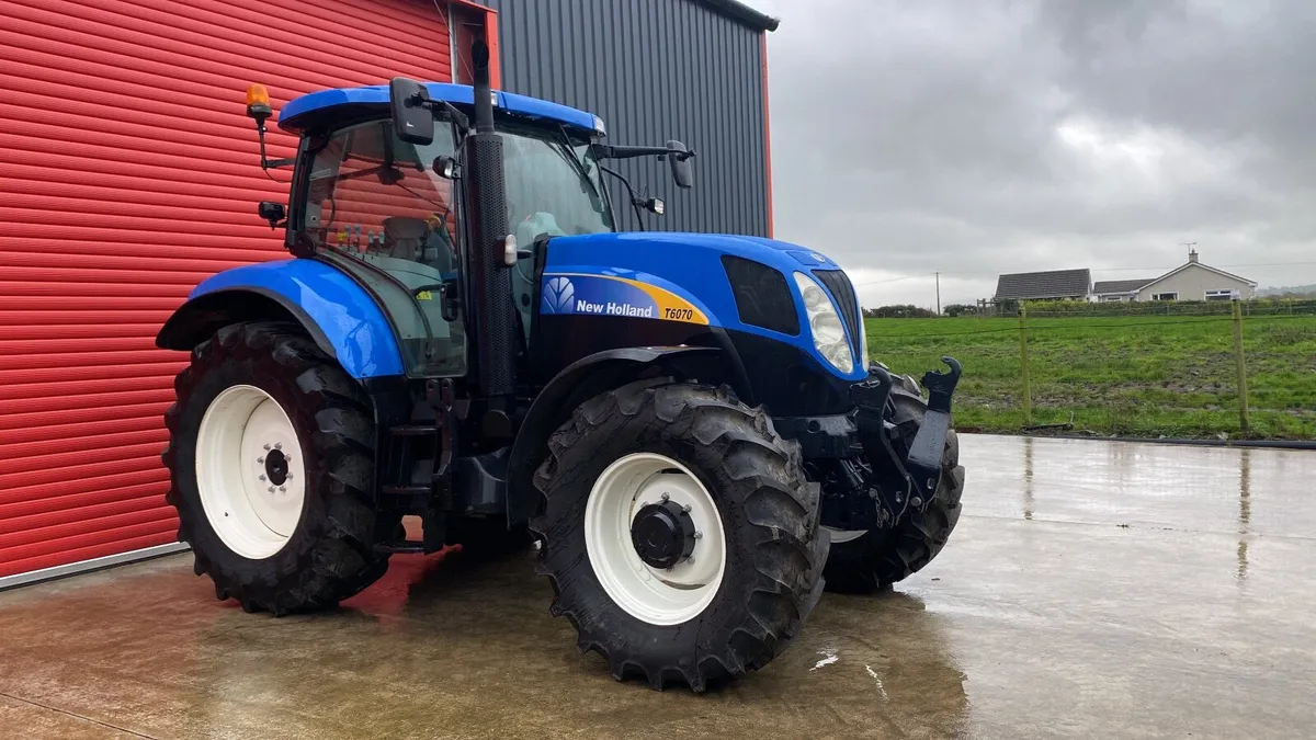 New Holland 6070 RC 2010 - Image 1