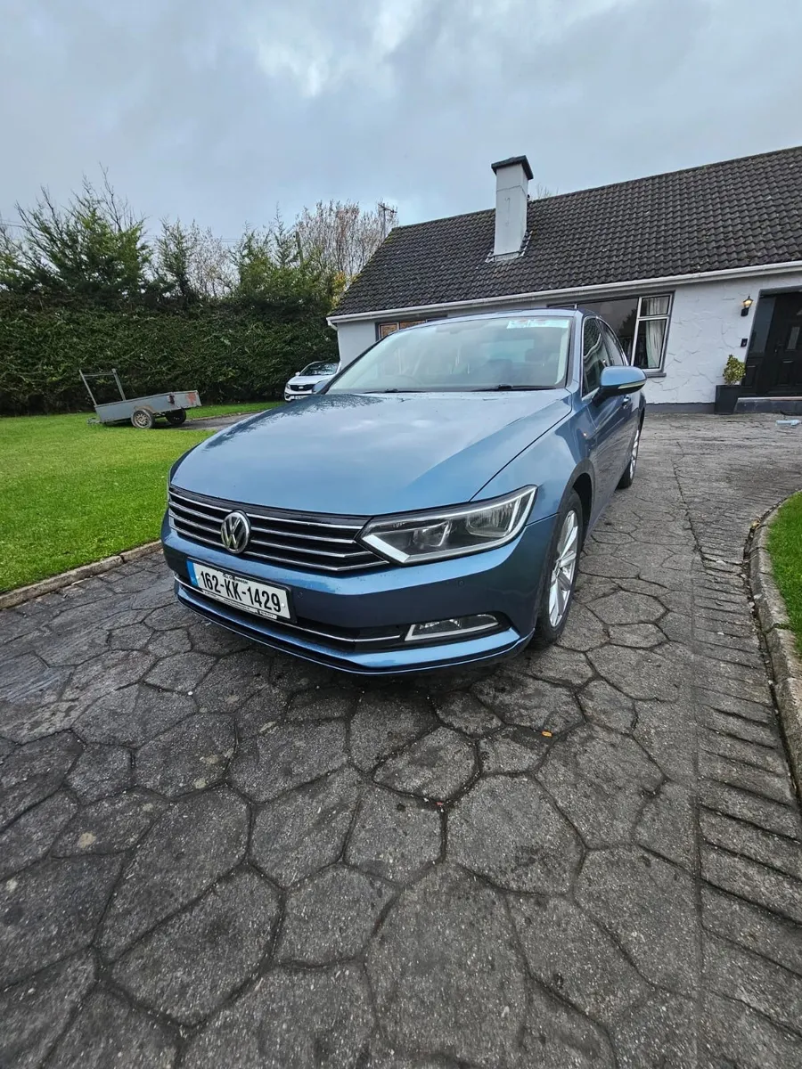 Volkswagen Passat 2016 - Image 2