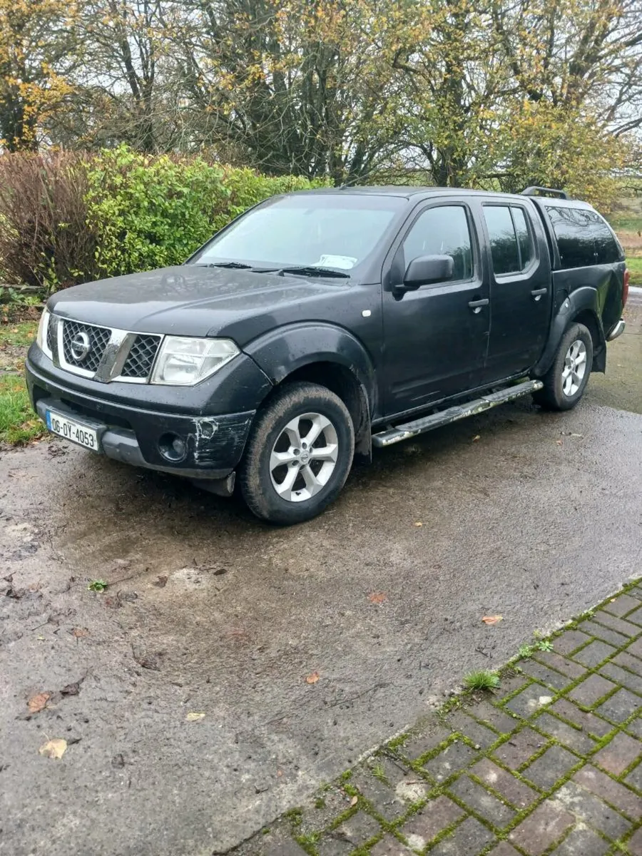 Nissan navara 4x4 crew cab. - Image 3