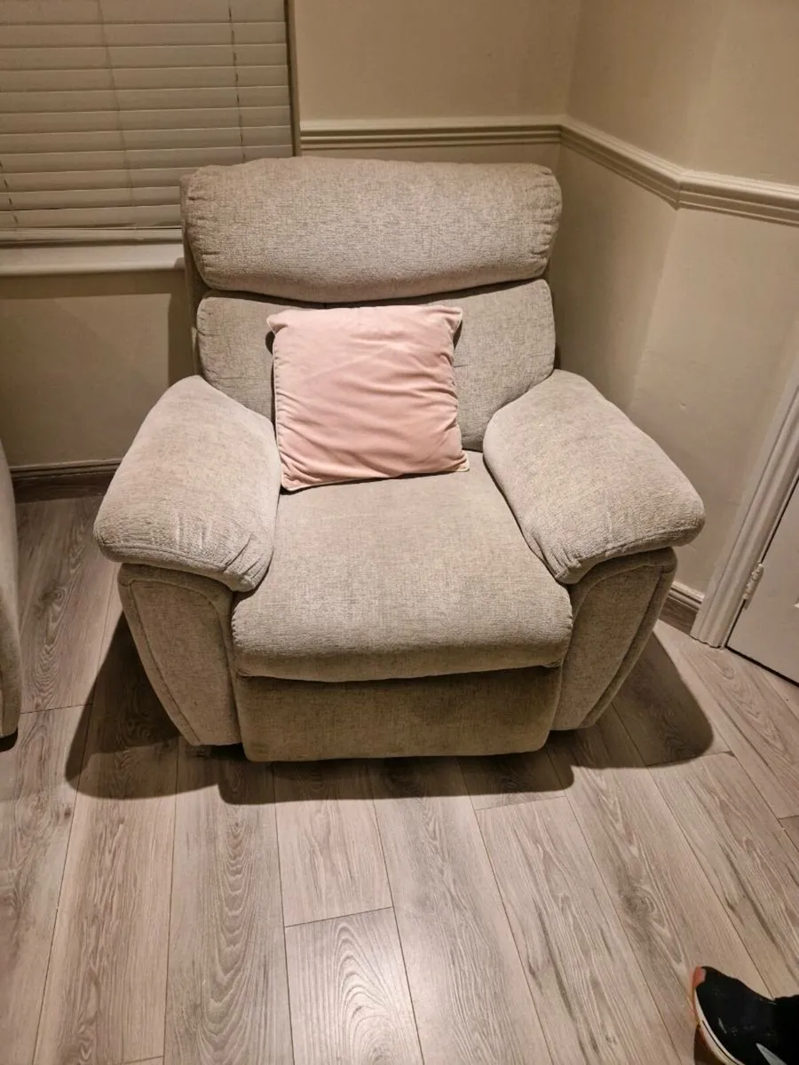 3 pce suite - Image 3