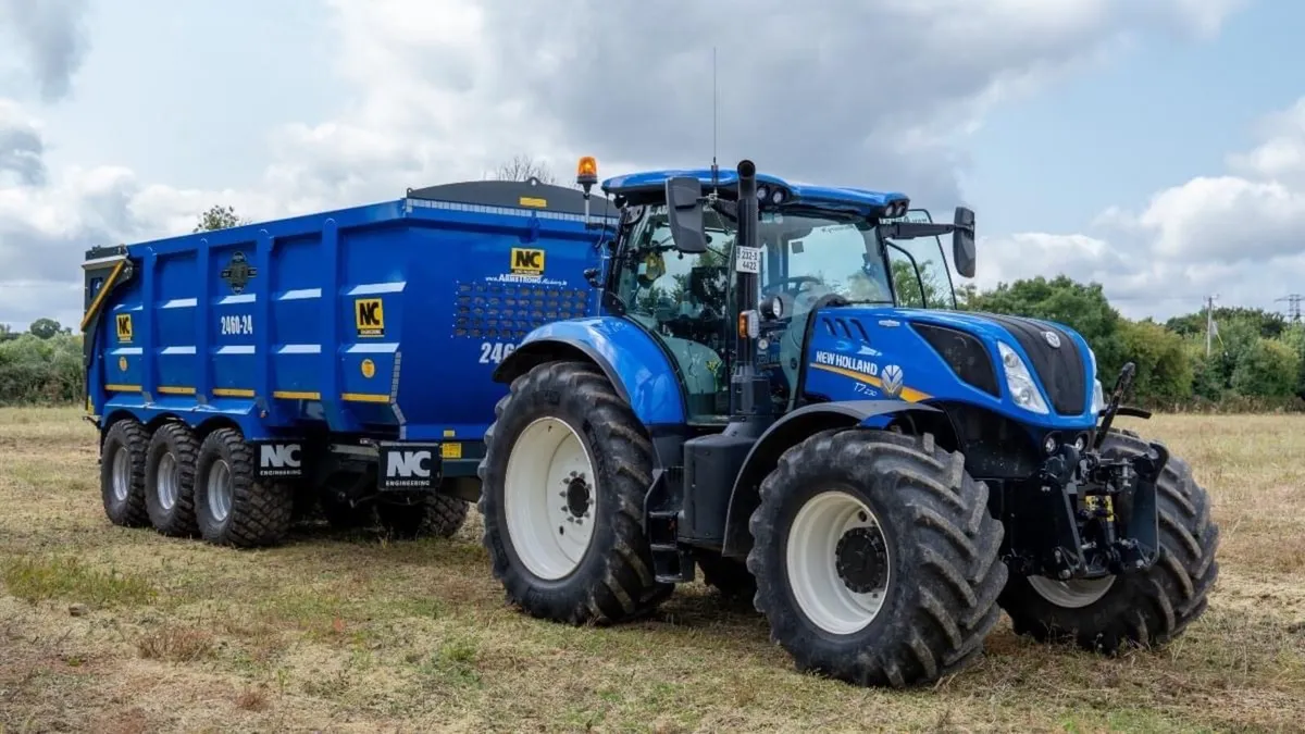 Tractors with drivers available for hire - Image 1