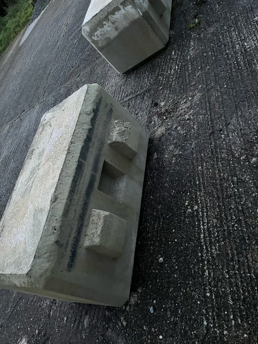 Concrete boulders - Image 3