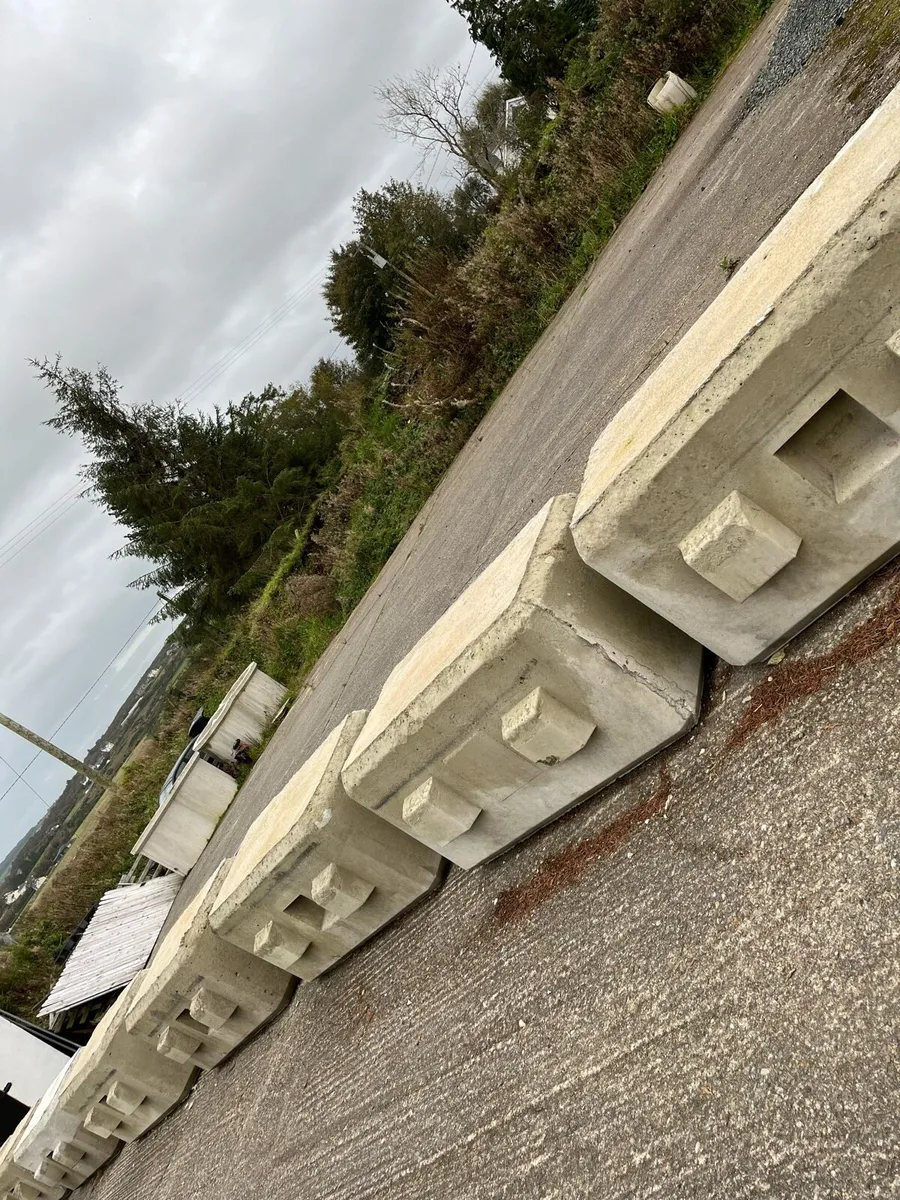 Concrete boulders - Image 4
