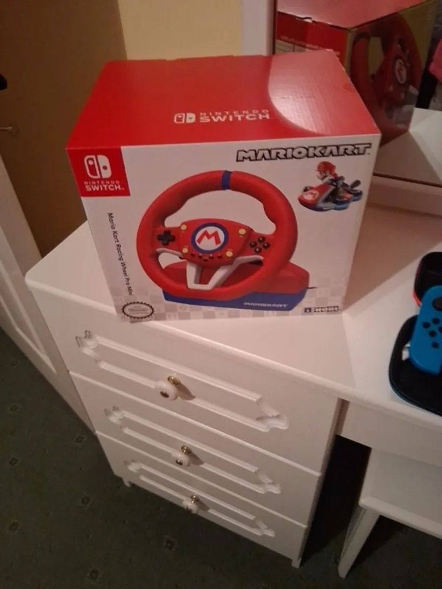 Nintendo Switch - Image 2