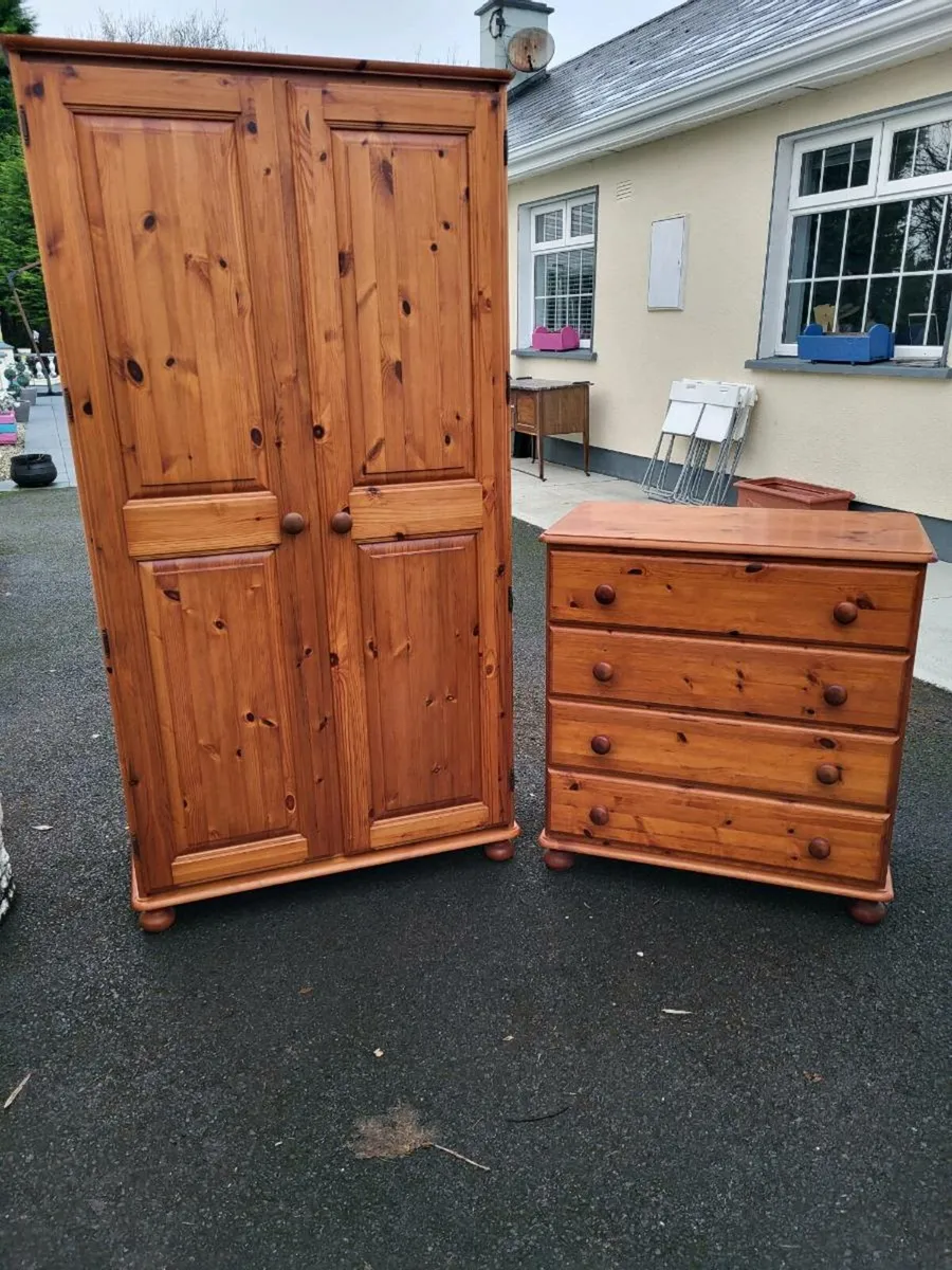 Pine wardrobe and chest of drawers - Image 2