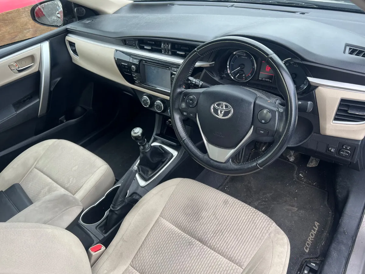 2015 Toyota Corolla 1.4 Diesel drive away - Image 2