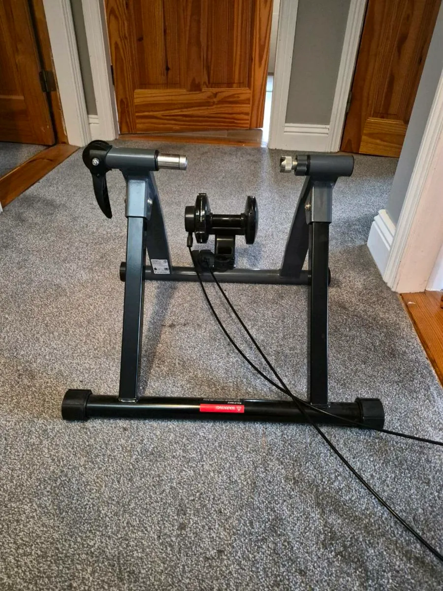 Indoor bike trainer - Image 1