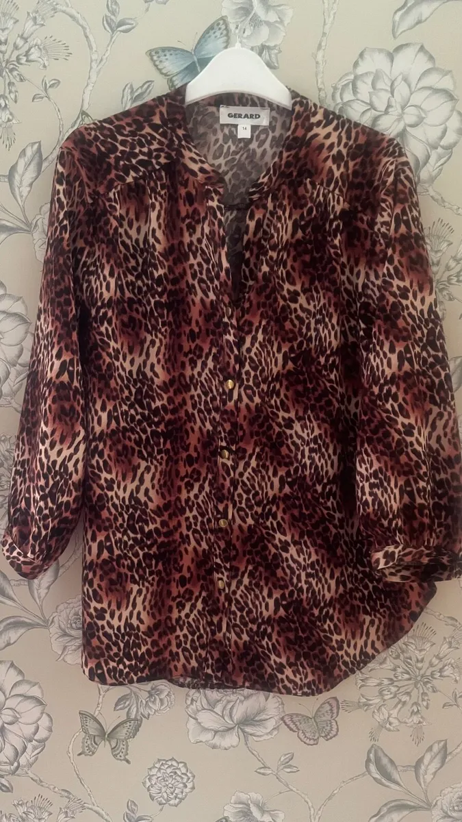 Womens top 14 - Image 1