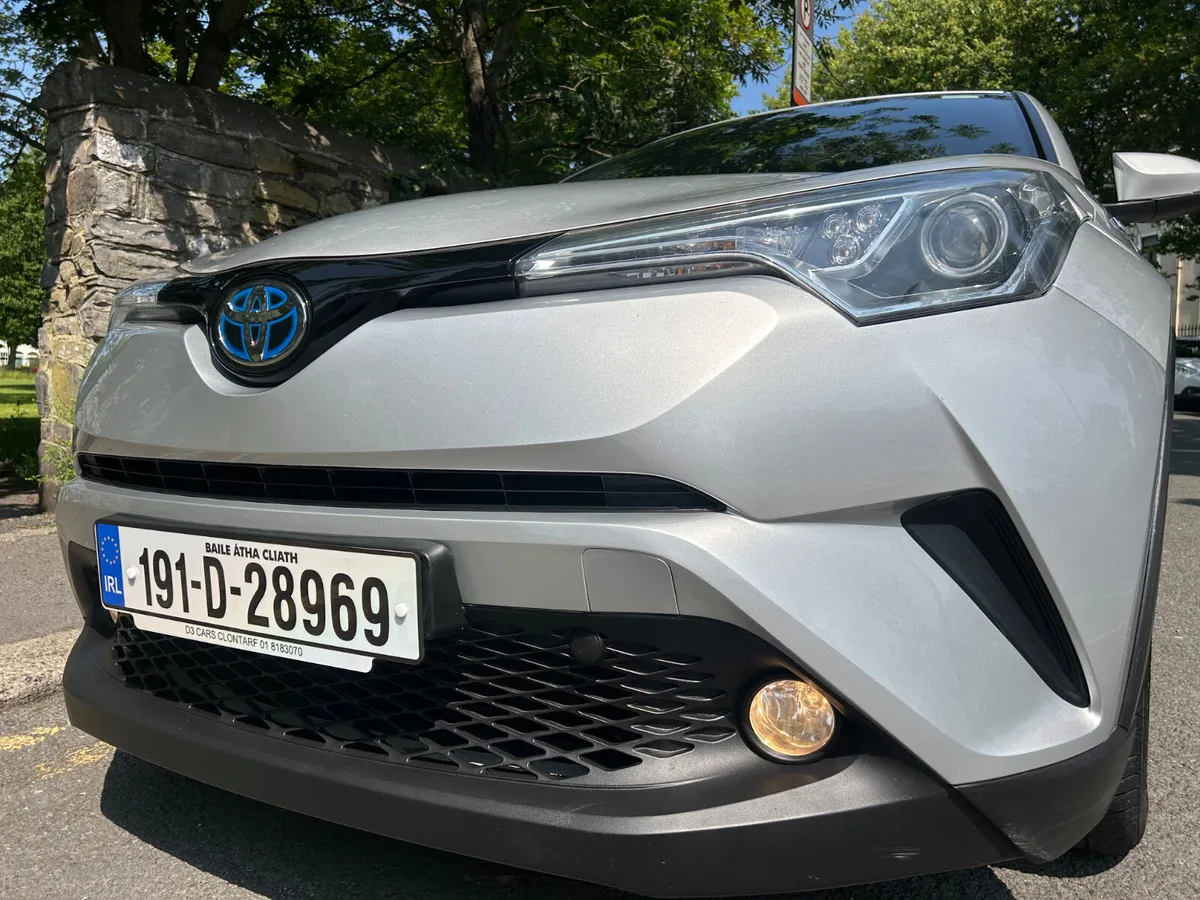2019 TOYOTA C-HR HYBRID PARKING CAMERA - Image 1
