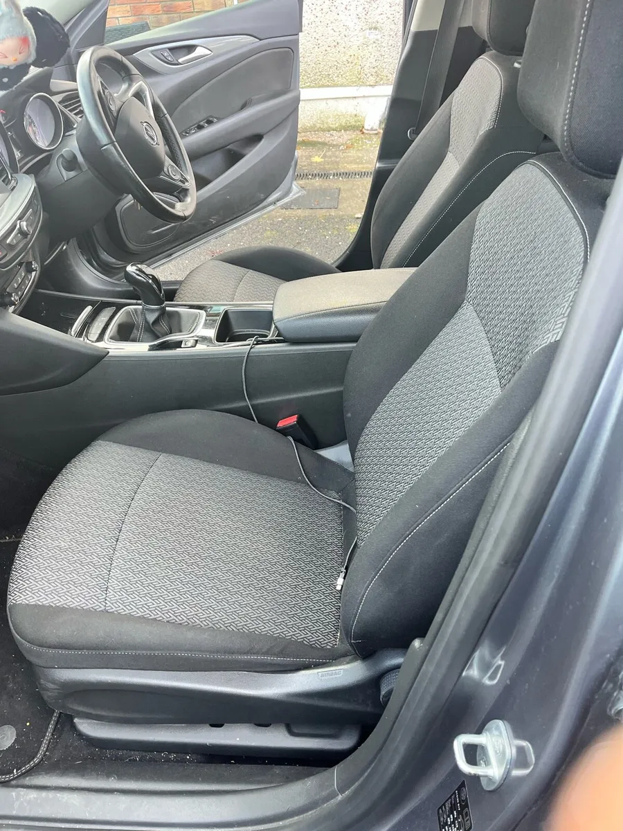 Opel insignia 1.6 Grand Sport - Image 3