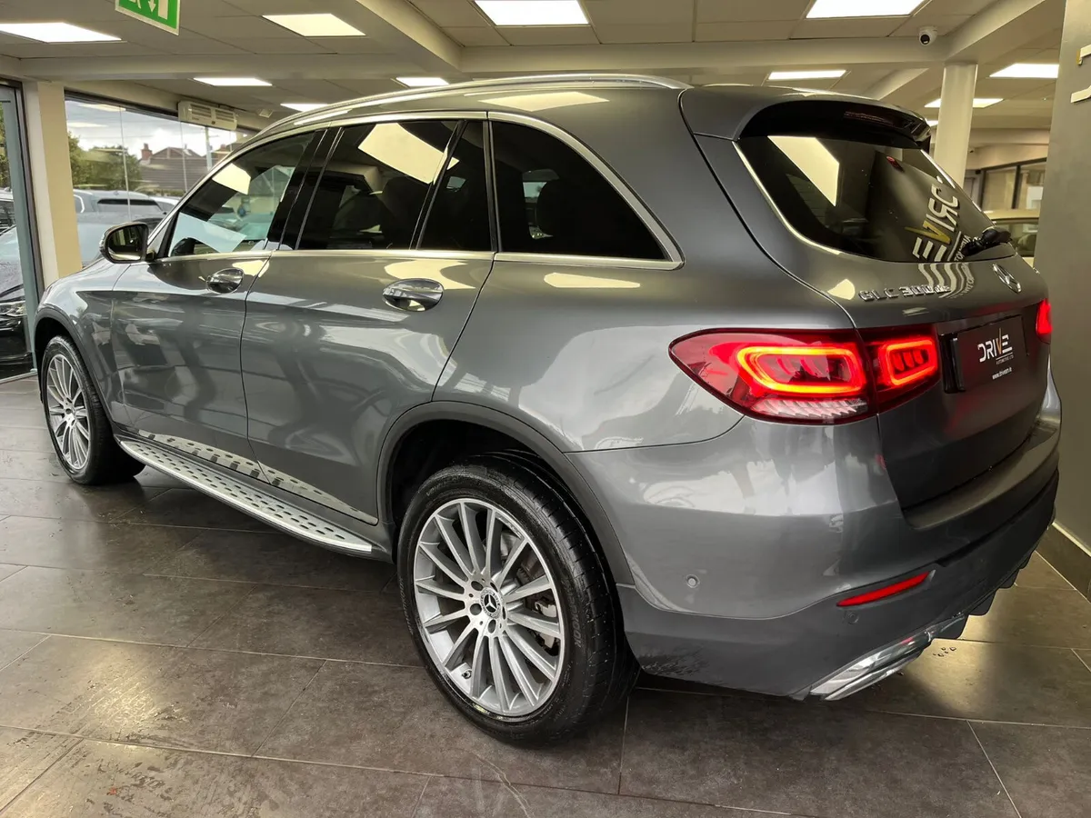 Mercedes-Benz GLC 2022 GLC  300 AMG - Image 4