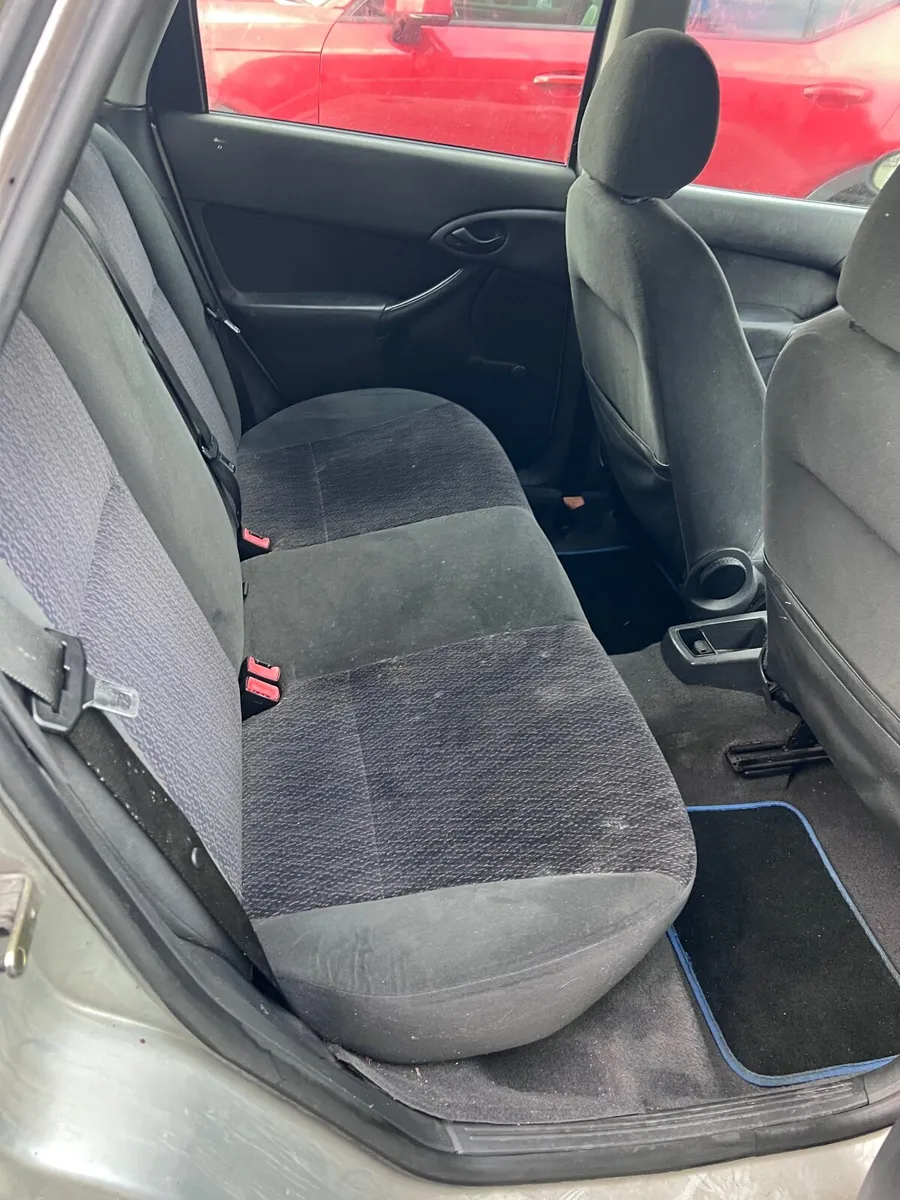 1999 Ford Focus - Image 2