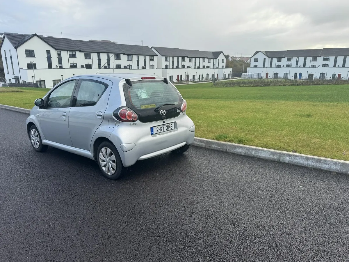 Toyota Aygo 2012 - Image 2