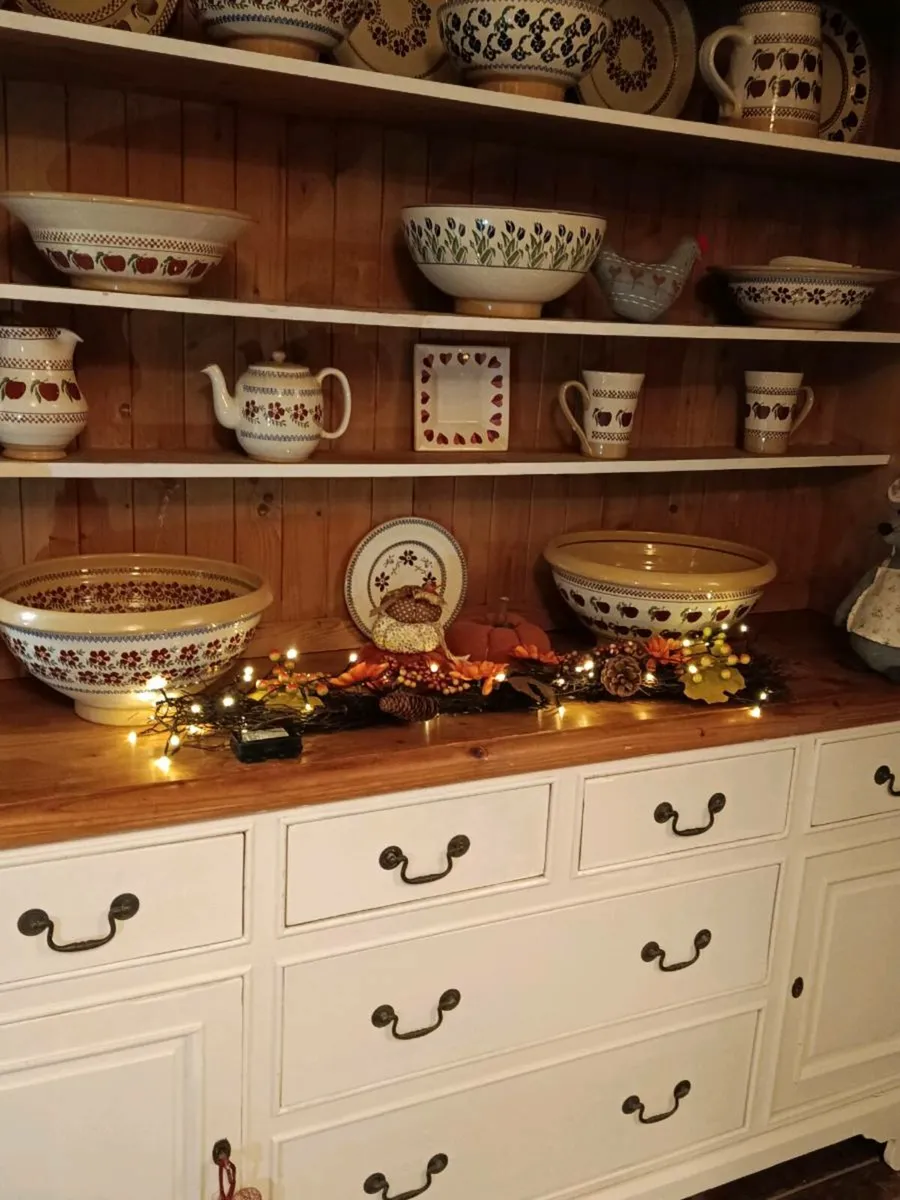 Solid kitchen dresser delivery arranged - Image 4