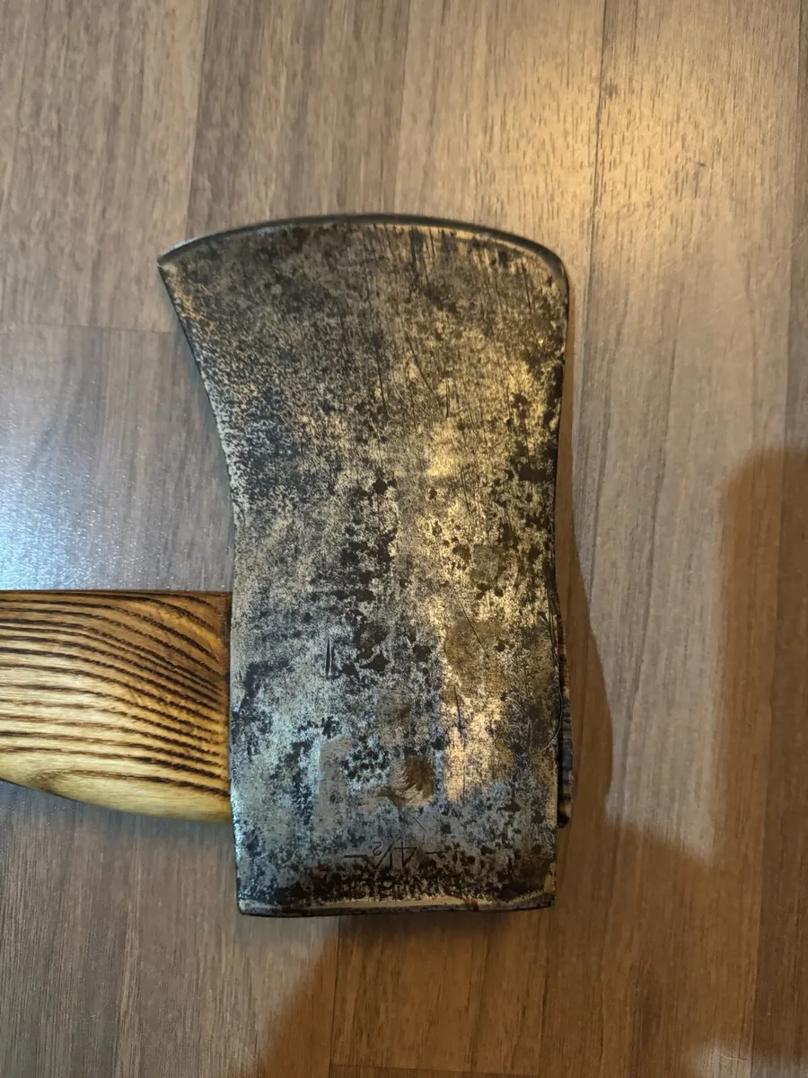 Axe - Image 4
