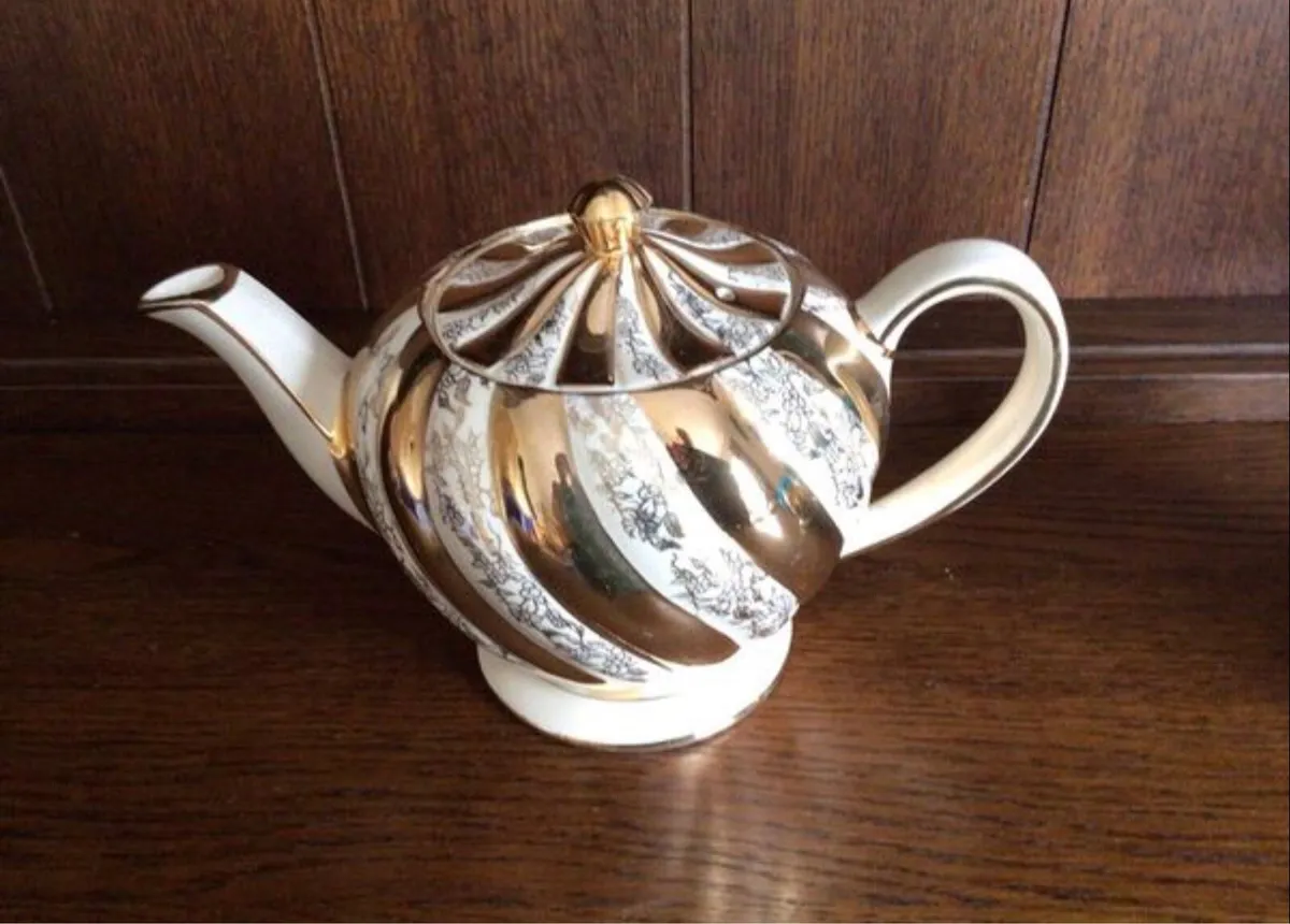 Vintage Sadler Teapot milk jug and Sugar bowl - Image 2