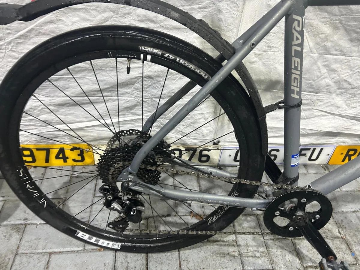 Raleigh hybrid bike❗️Open 7 days of the week ❗️ - Image 3