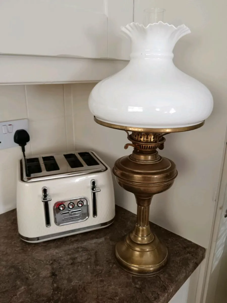 Vintage oil lamps - Image 1
