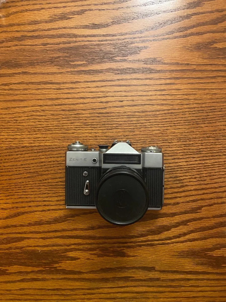 Vintage Zenit E 35mm Film Camera with Helios 44-2 - Image 3