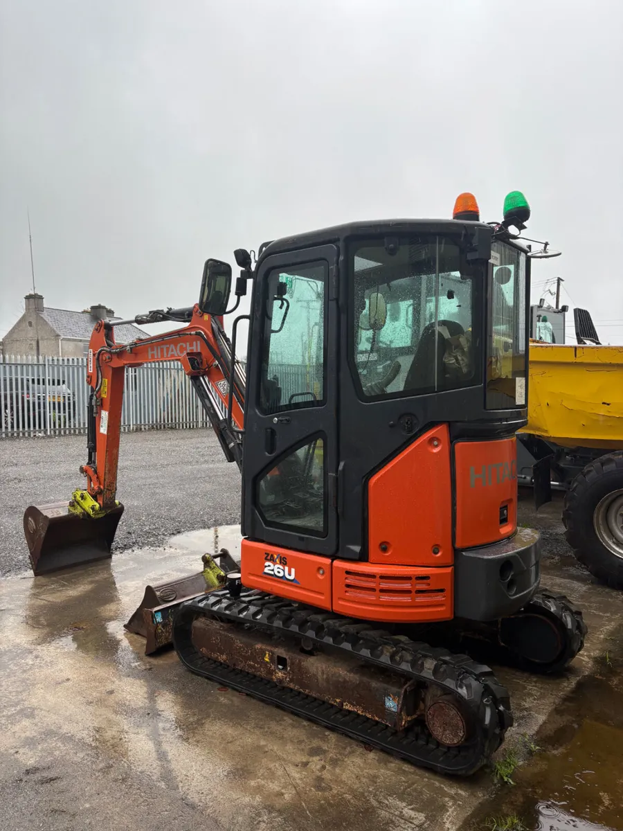 Hitachi 26U - Image 1