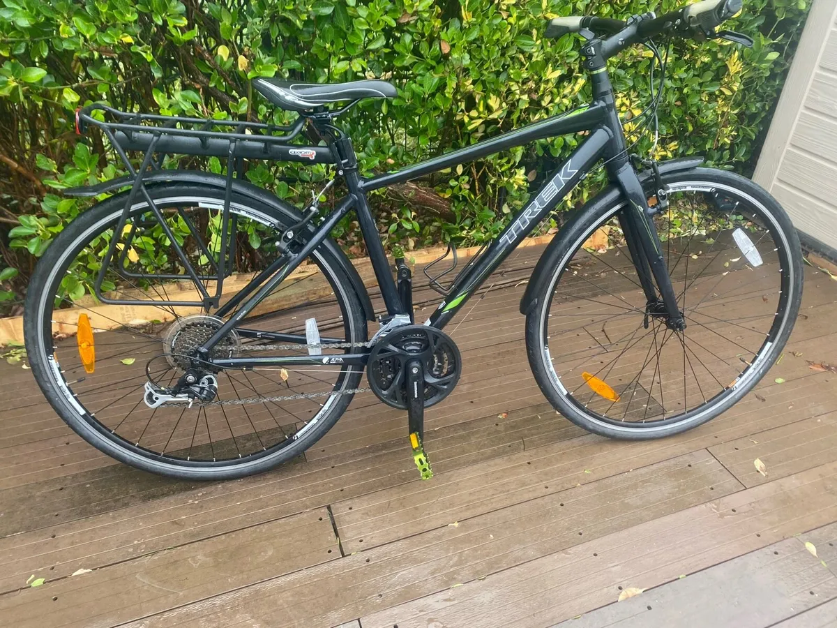 Trek 7,3 FX Hybrid Bike - Image 1