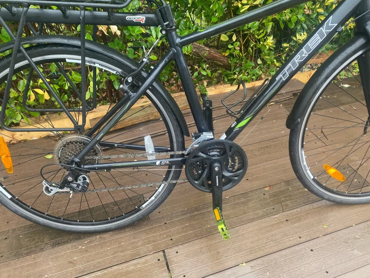 Trek 7,3 FX Hybrid Bike - Image 4