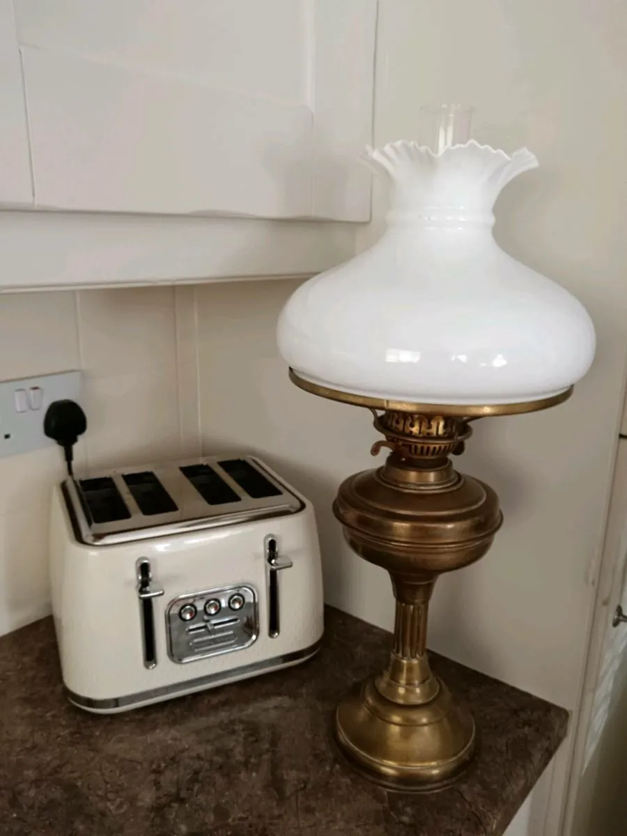 Vintage oil lamps - Image 2