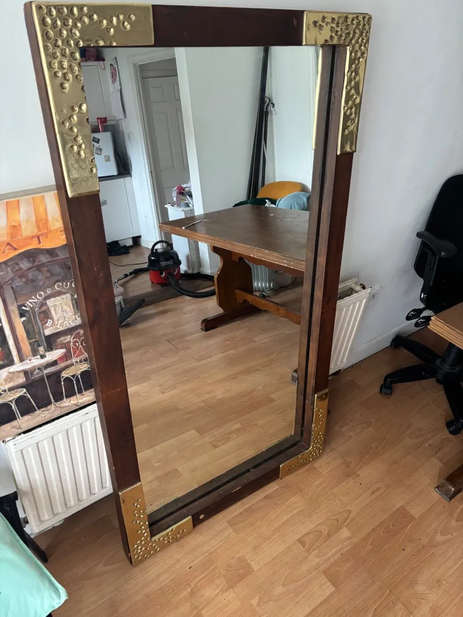 Kitchen table & Mirror - Image 1