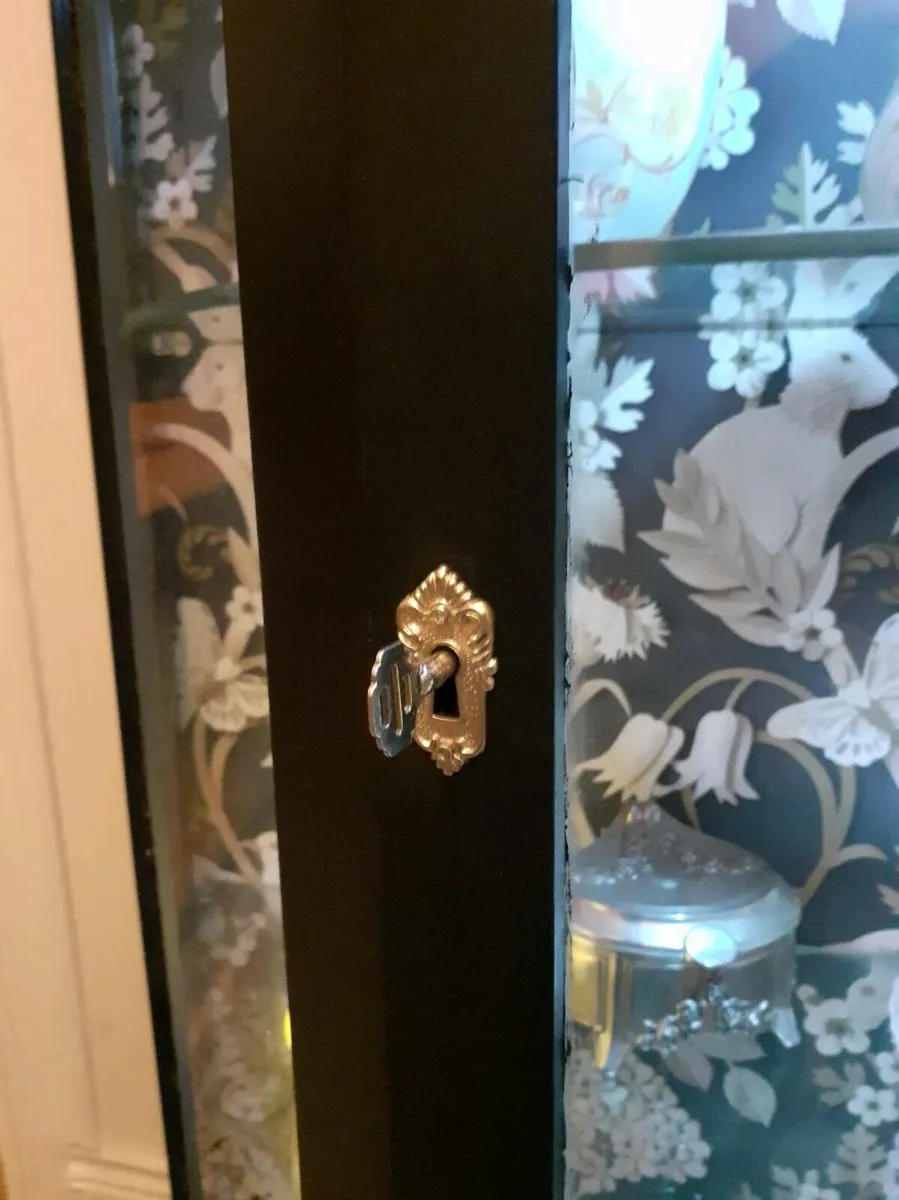 Display cabinet - Image 2