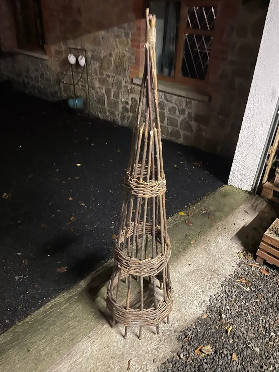 Garden obelisk - willow - Image 1
