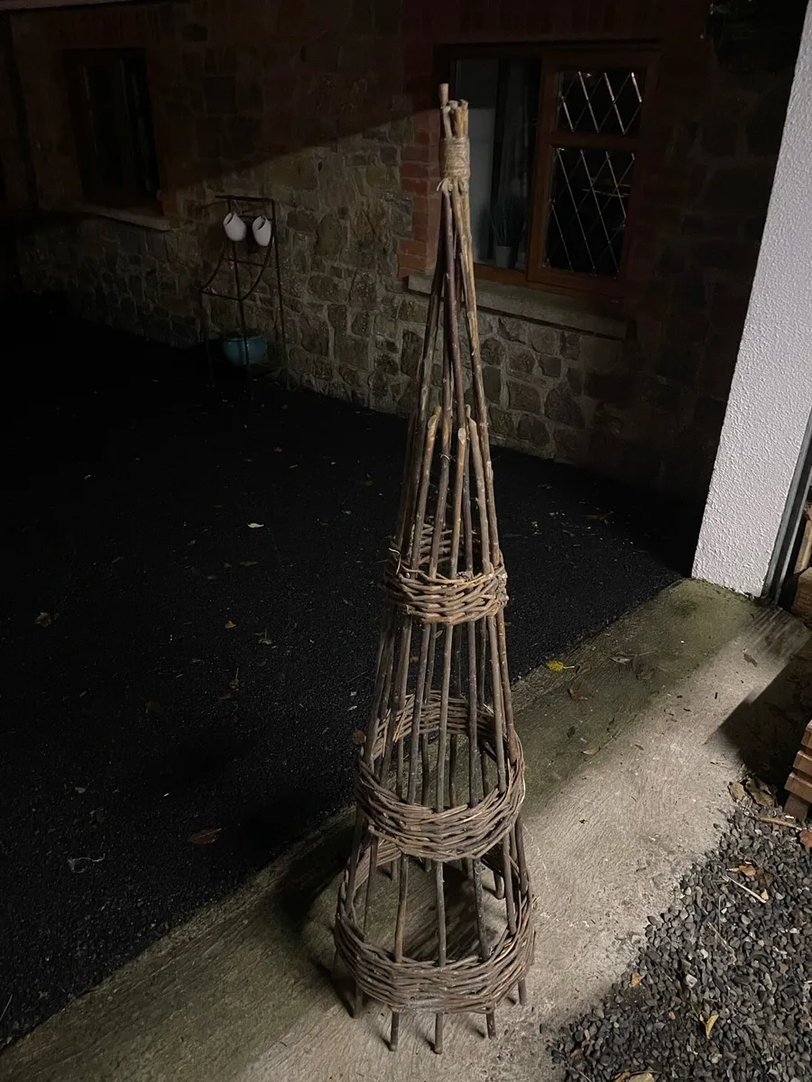 Garden obelisk - willow - Image 2
