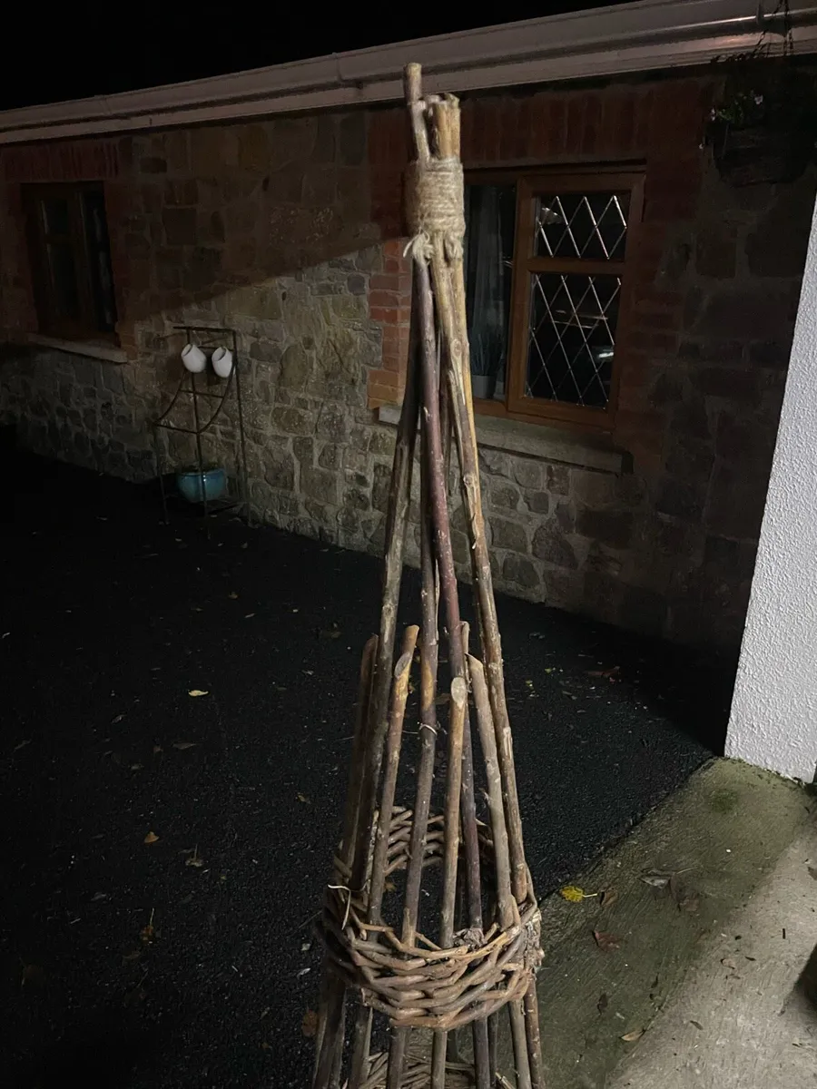 Garden obelisk - willow - Image 4
