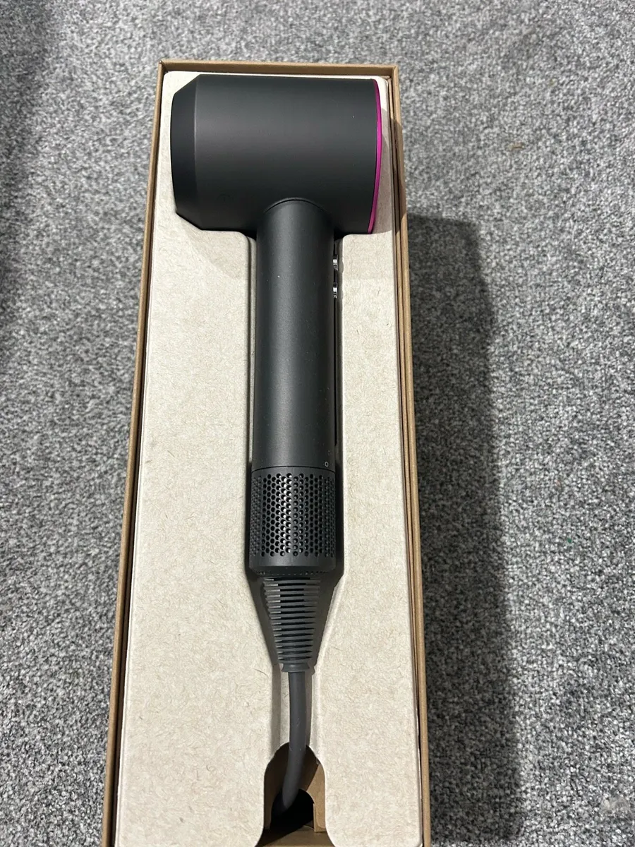 Dyson supersonic hairdryer - Image 4