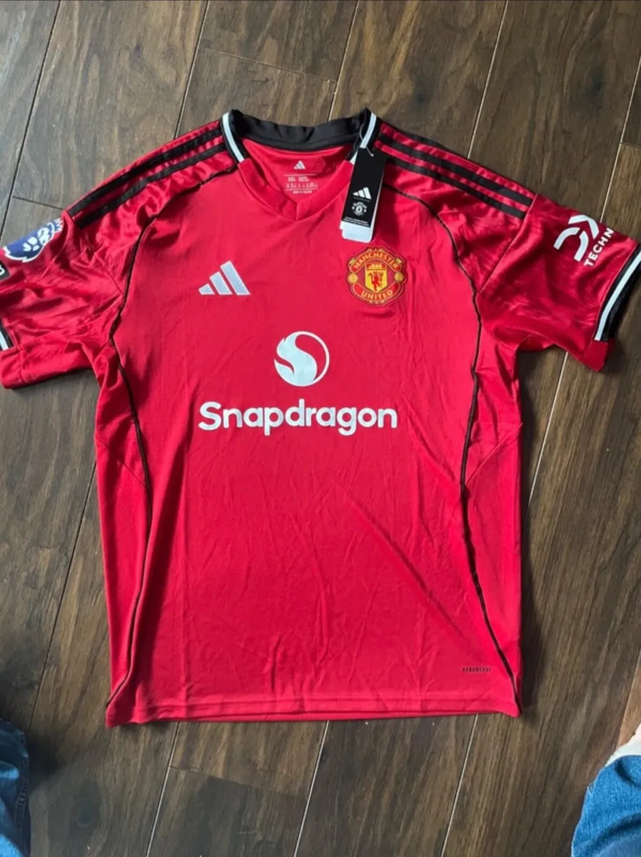 Manchester United Jersey New 2025 - Image 1