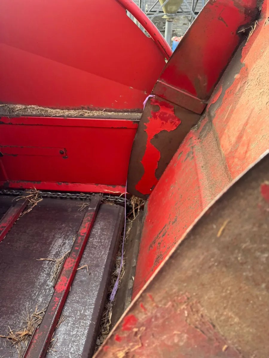 2015 Teagle 7100 Tomahawk Straw Blower - Image 3