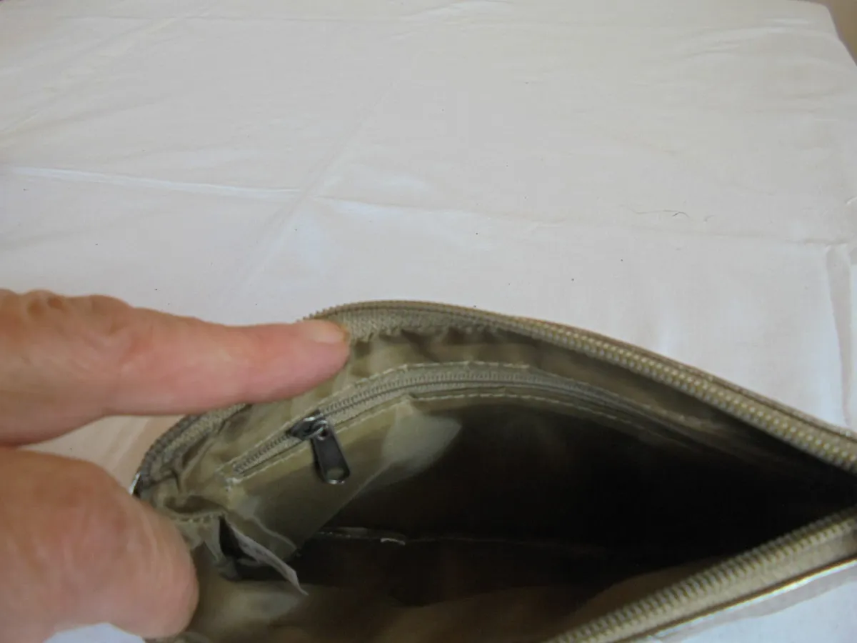 Soft Gold Evening Purse with Strap for Sale - Image 2