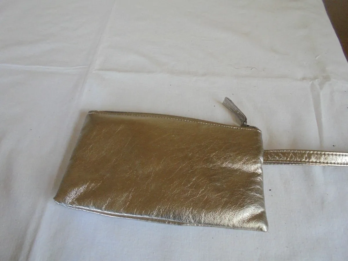 Soft Gold Evening Purse with Strap for Sale - Image 3